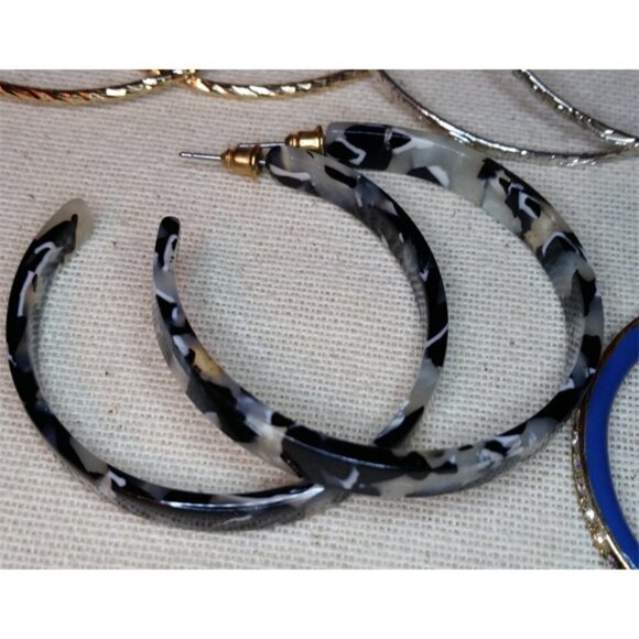 Bundle lot of 7 hoop earrings variety large medium - Picture 3 of 8